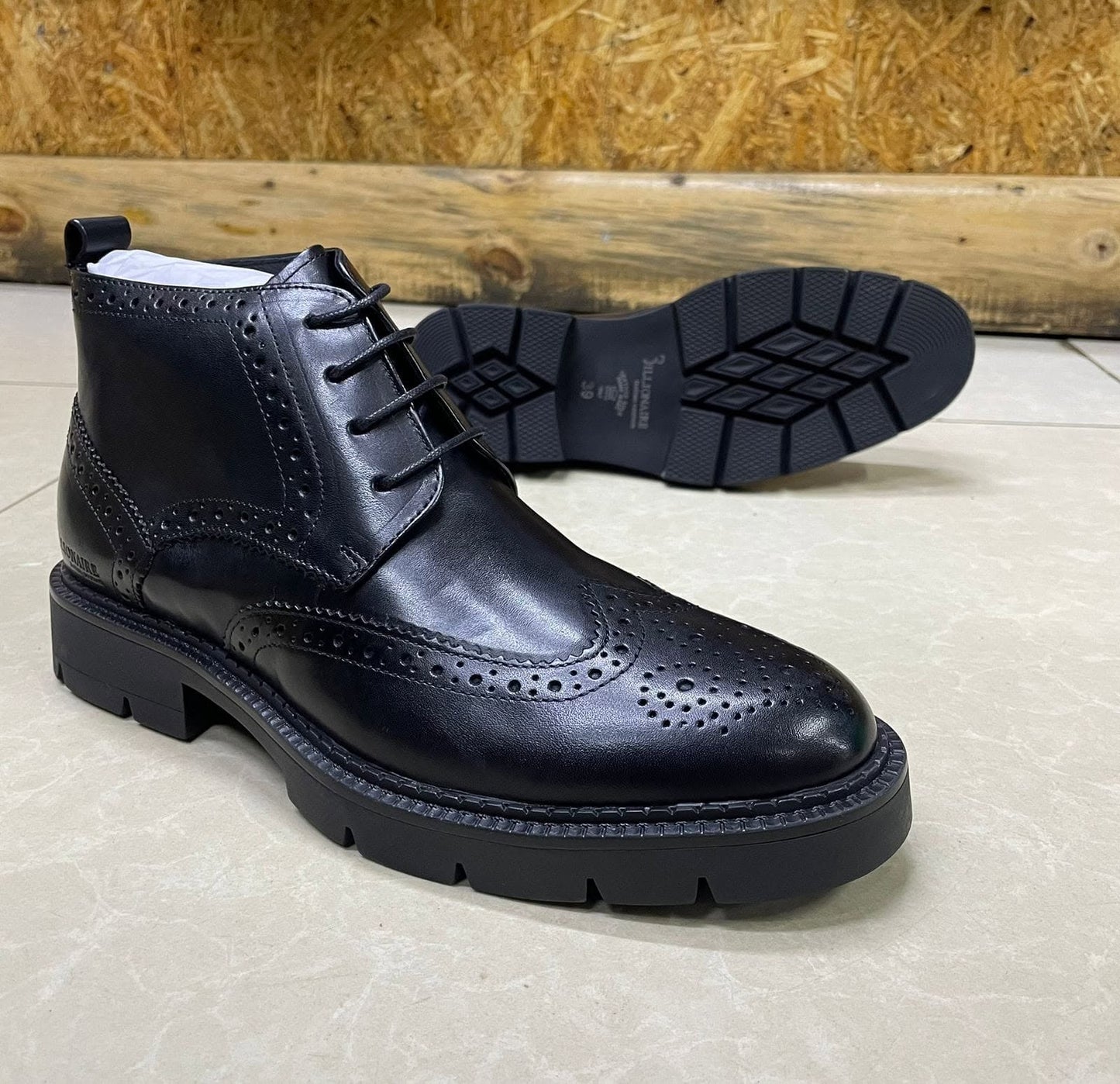 Clarks Men's Wingtip Brogue Ankle Boot — Rich Leather