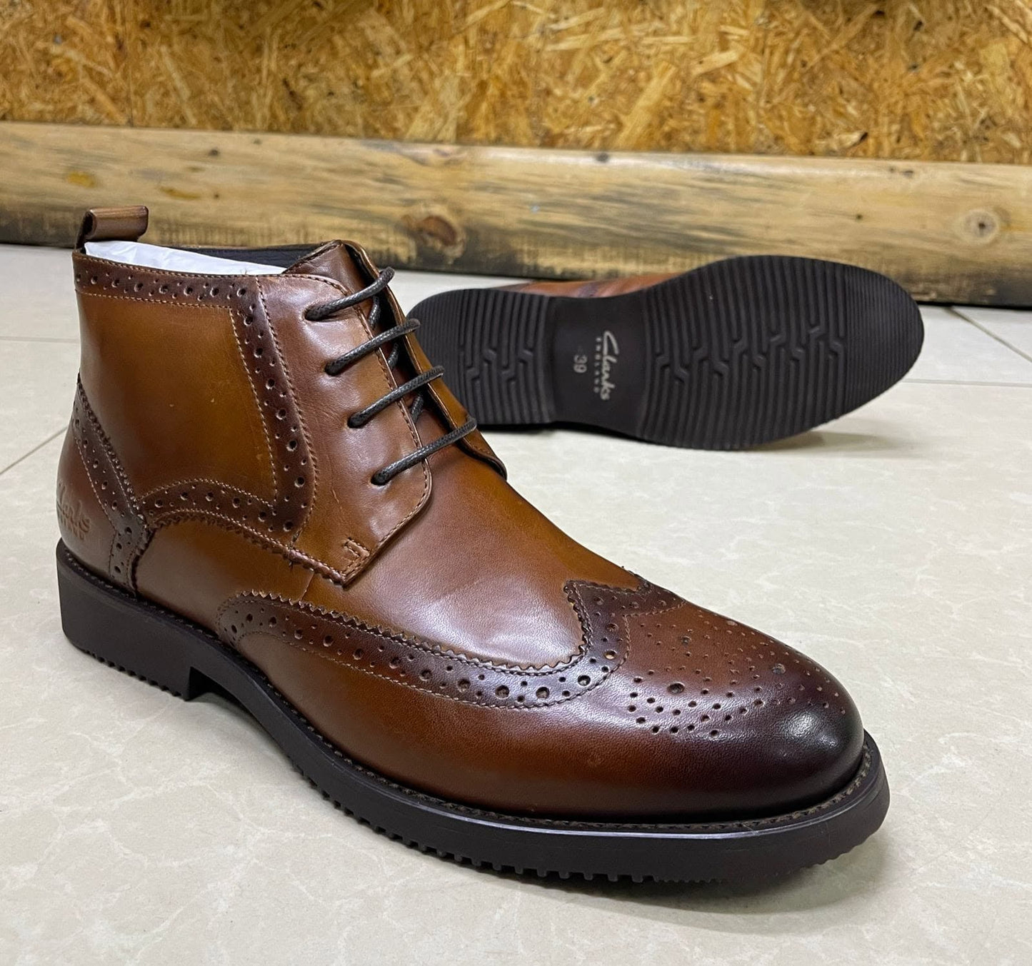 Clarks Men's Wingtip Brogue Ankle Boot — Rich Leather