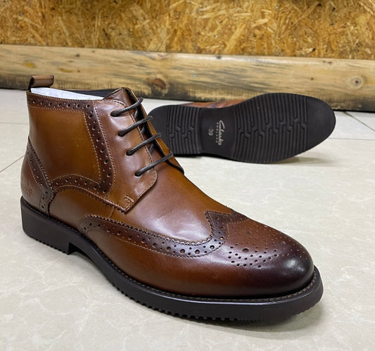 Clarks Men's Wingtip Brogue Ankle Boot — Rich Leather