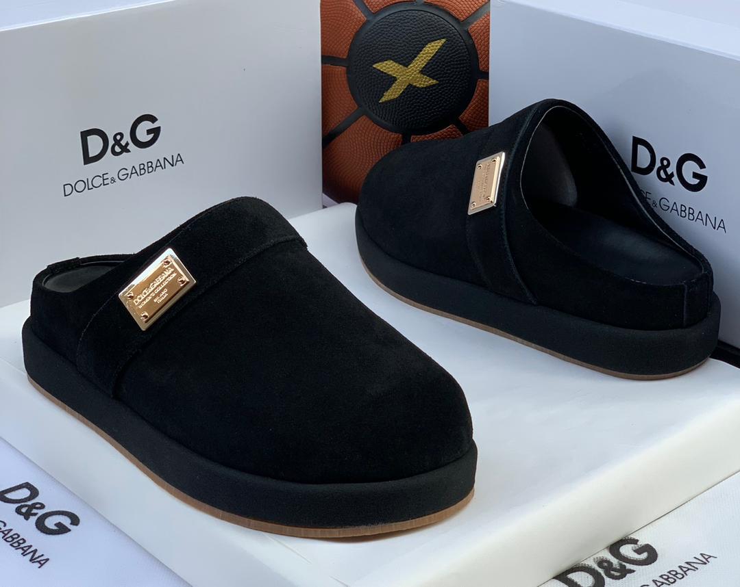 Dolce & Gabbana Suede Mule Slide – All Black