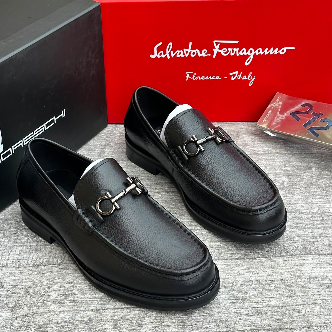 Salvatore Ferragamo Gancini Bit Leather Loafer – Black
